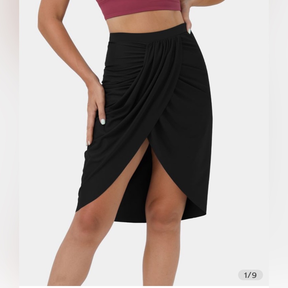 HALARA Black Asymmetrical Skirt